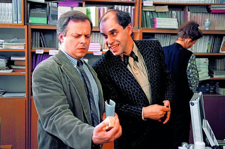 S Miroslavem Táborským v komediálním seriálu To jsem z toho Jelen (2000)