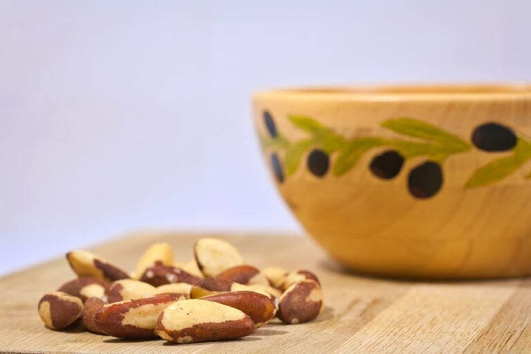 Hlavním zdrojem přírodního vitaminu E je avokádo a olejnatá semena a ořechy.