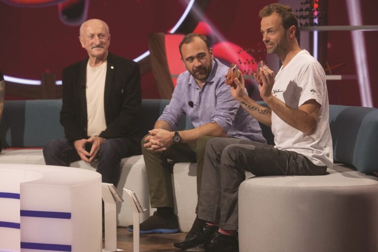 S Oldřichem Navrátilem a Jiřím Hánou v pořadu České televize Tajemství těla (2020).