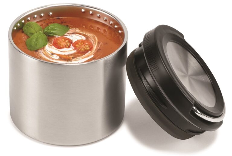 Na polévku se hodí termoska, která je svou velikostí určená přímo na ni.