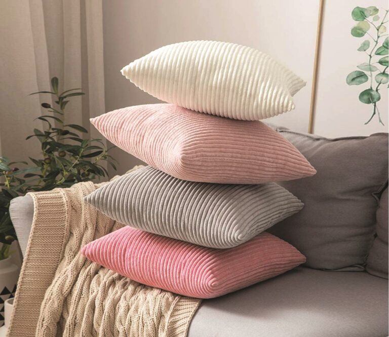 Polštářky můžete mít v jakékoliv barvě a sladit si je podle nálady nebo podle vzhledu okolního nábytku.