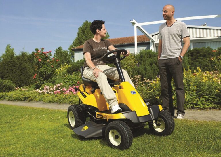 Minirider CUB CADET LR1 MS76 má tak jednoduché ovládání, že je zvládne každý, ags-shop.cz.