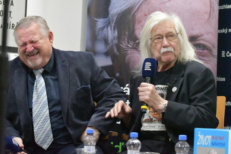 Bavil se i bavič Jiří Werich Petrášek